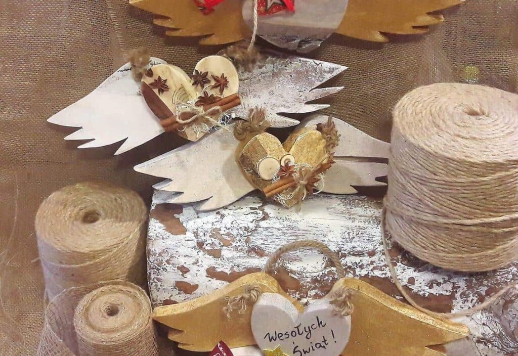 Bożonarodzeniowe aniołki z serca Bieszczad – magia w mojej pracowni