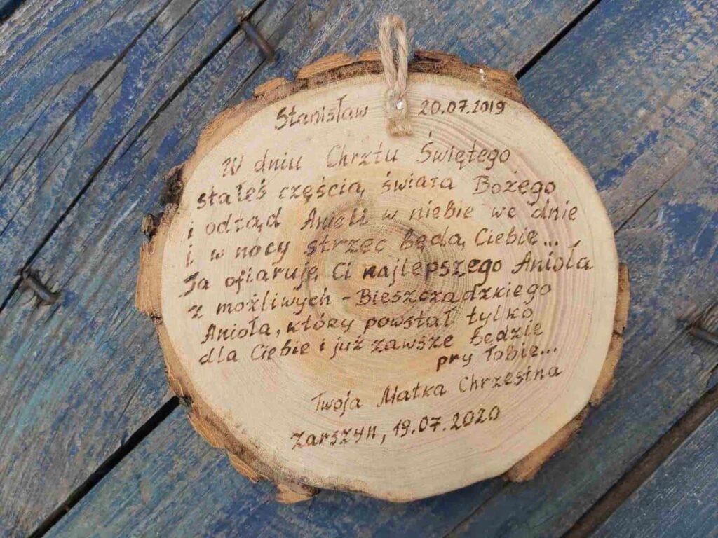 Wyjątkowy prezent na chrzest – kiedy bieszczadzkie niebo spotyka się z dębową siłą