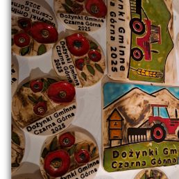 Magnesy na lodówkę z motywem czerwonych maków i ludowych wzorów