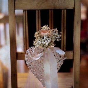 Dekoracja krzesła na ślub