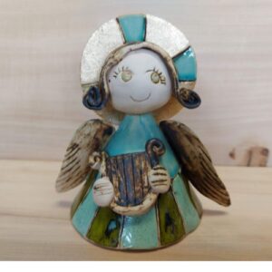 Anioł ceramiczny Kalinka, ręcznie robiona figurka z harfą i aureolą,