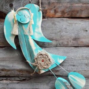 Anioł barwinek turkusowy, ręcznie robiona figurka z drewna, bieszczadzkie rękodzieło na prezent, śpiący aniołek.