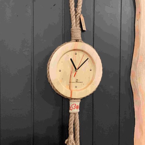 Zegar z klonu jesionolistnego