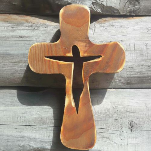 Drewniany krzyżyk ażurowy do powieszenia na ścianie
