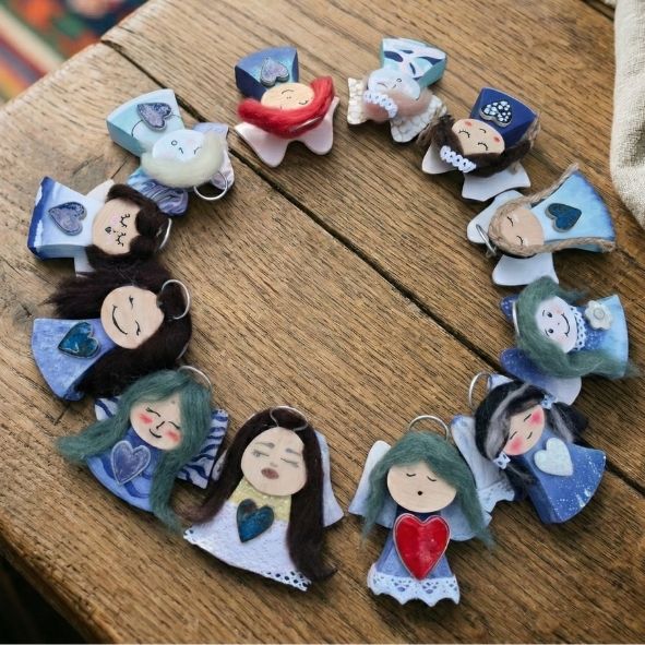 Warsztaty malowania aniolkow- prace uczestników