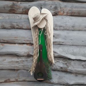 Drewniana figurka anioł chmiela, ręcznie robiony bieszczadzki anioł z lnu i drewna, idealny prezent na szczęście.