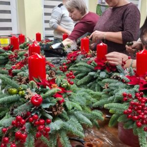 Tworzenie świątecznych stroików